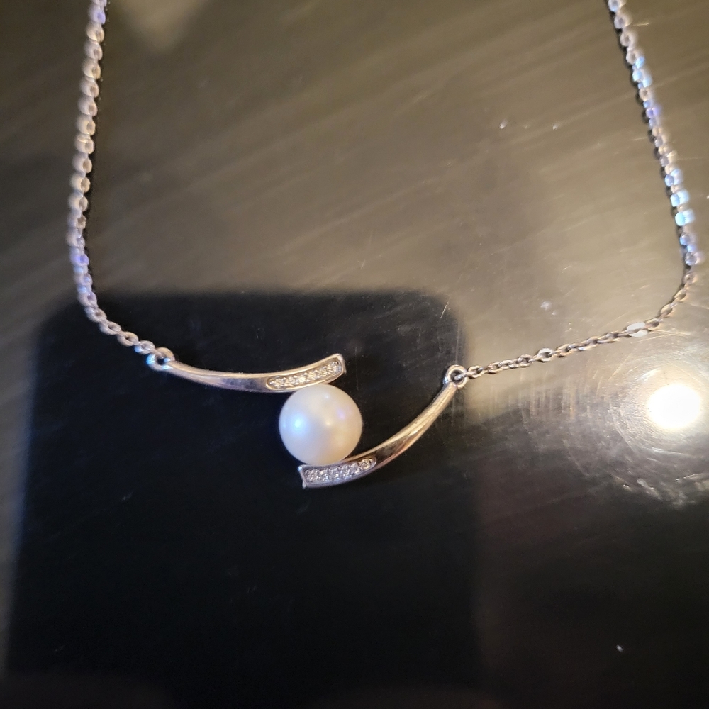 2/$30 - Vantel Pearls Light Pearl Necklace (3)